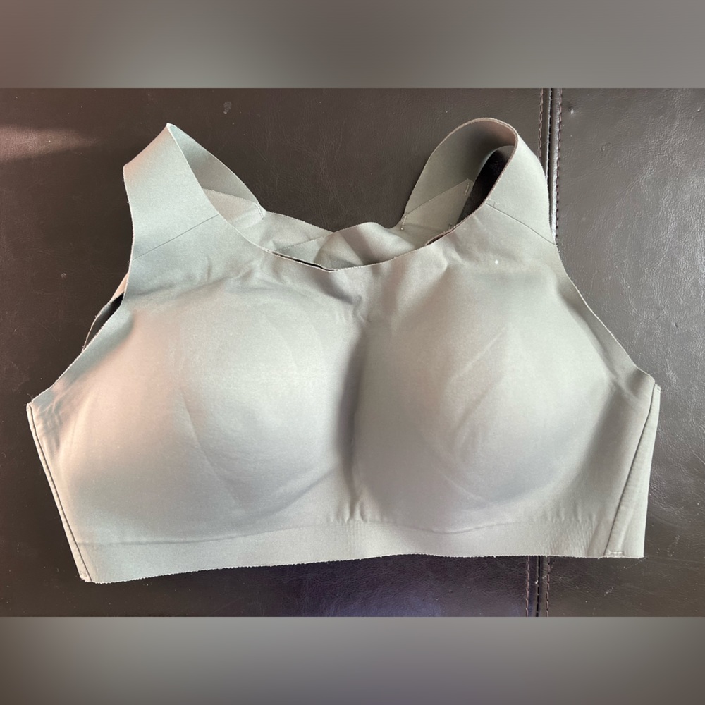 Lululemon Enlite Sports Bra 34DD Green Wireless Weave Back High Impact